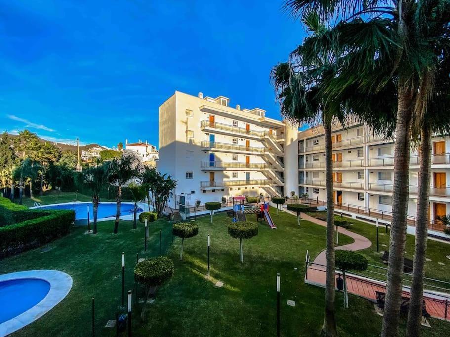 Escapada Familiar En Torrox Costa A 100M De La Playa, Vistas Al Mar Y Parking Gratis Apartment Luaran gambar